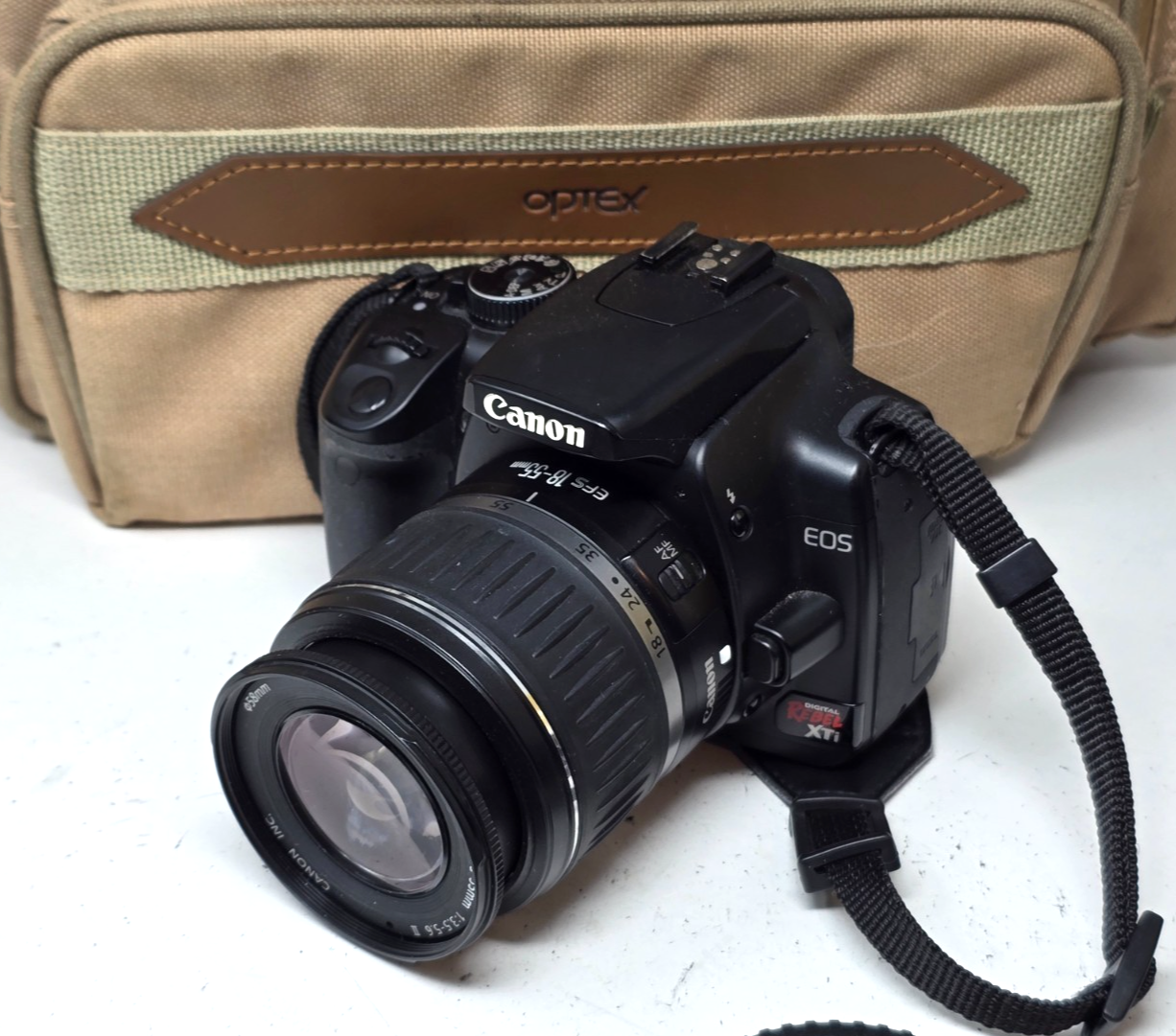 Canon EOS 400D Digital Rebel Xti 10.1MP Digital SLR Camera with EF-S II 18-55mm