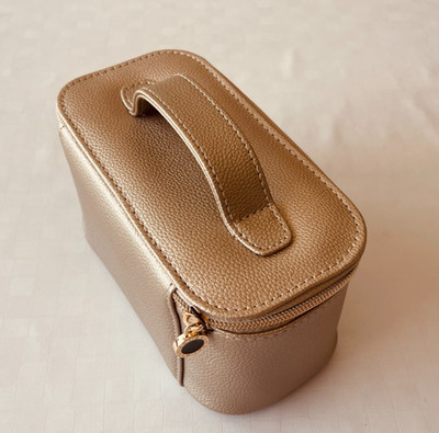Emirates First Class BVLGARI Amenity Kit Women  LeGemme Parfüm + Byredo Kosmetic