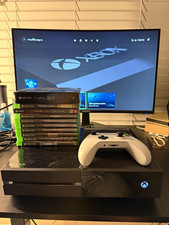 Microsoft Xbox One 500GB Black + White Contro...