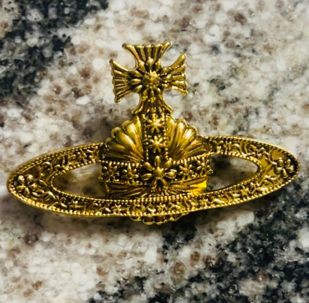 Beautiful Antiqued Vivienne Westwood Saturn bag Logo Brooch | eBay