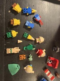 Lego SpongeBob Lot - Set 3834 And Minifigures - Mrs.Puff - Mr. Krabs - & More