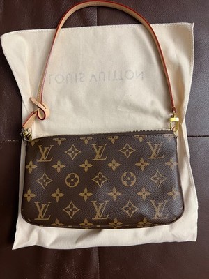 USED ONCE Louis Vuitton Pochette Accessoires monogram