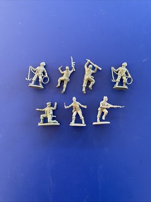 Matchbox 1/32 British Commandos x7