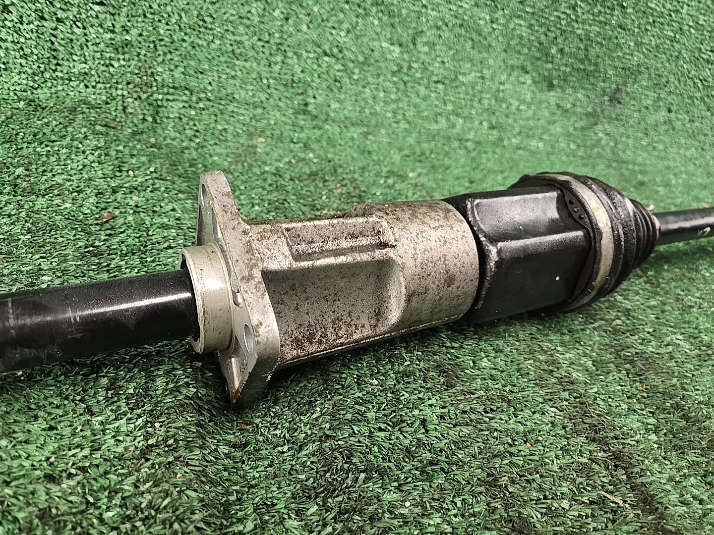 Maserati Ghibli 2014-2017 FRONT+LEFT Axle shaft