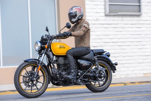 Royal Enfield ""Tinted Fly Screen"" Meteor 350 - Imagen 9 de 10