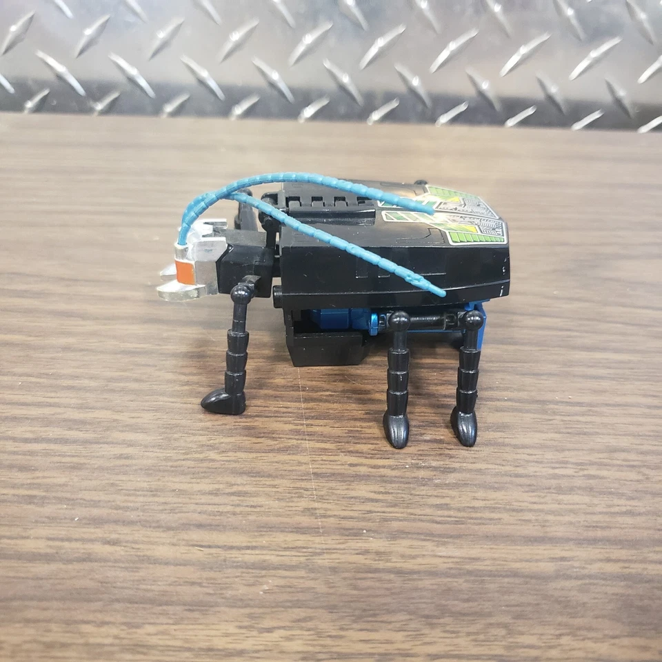 Convertors Insectors: vintage Creeper cockroach w antennae Incomplete - Image 2 of 4