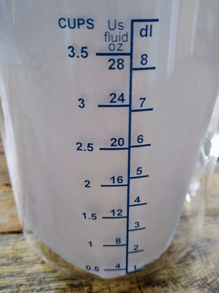 VINTAGE USA GLASS MEASURING JUG IN CUPS/ US FLUID OZ & Ib's MINT