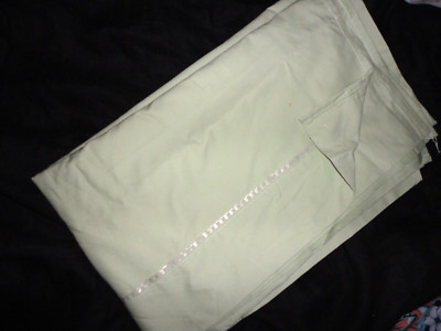 J. C. PENNEY HOME LIGHT GREEN RIBBON (1) FULL FLAT SHEET  100% COTTON 81 X 96