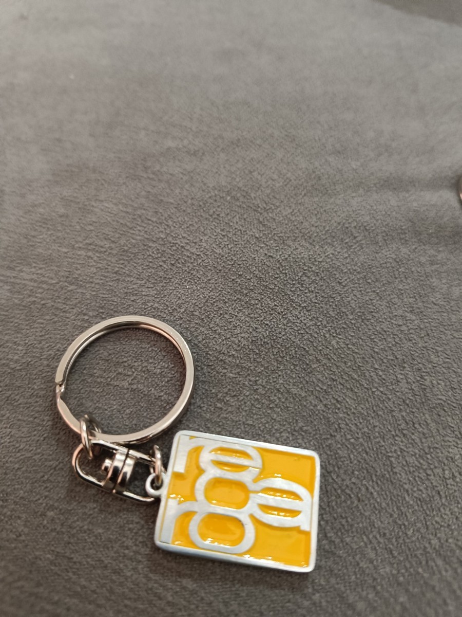 1 Pcs Recaro keychain Double Side VINTAGE RETRO OLD SCHOOL Sport