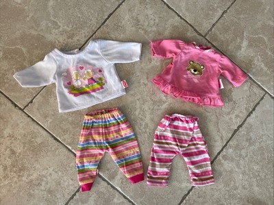 Kleidung für kleine Babypuppe 4 Teile Oberteile u Hosen Mädchen Puppe Bär Schaf