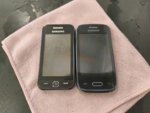 Samsung Galaxy Young (GT-S6310N) - 4GB - Deep Blue und Star (GT-S5230)