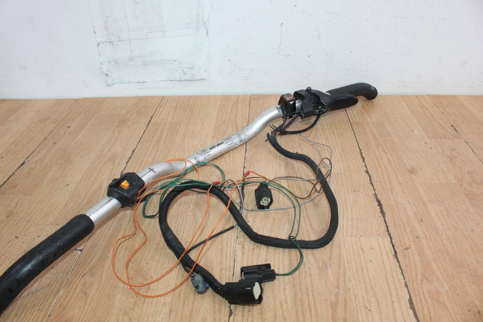 Guidões com controles 2017 Ski-Doo Summit 850 X ETEC - Imagem 2 de 4