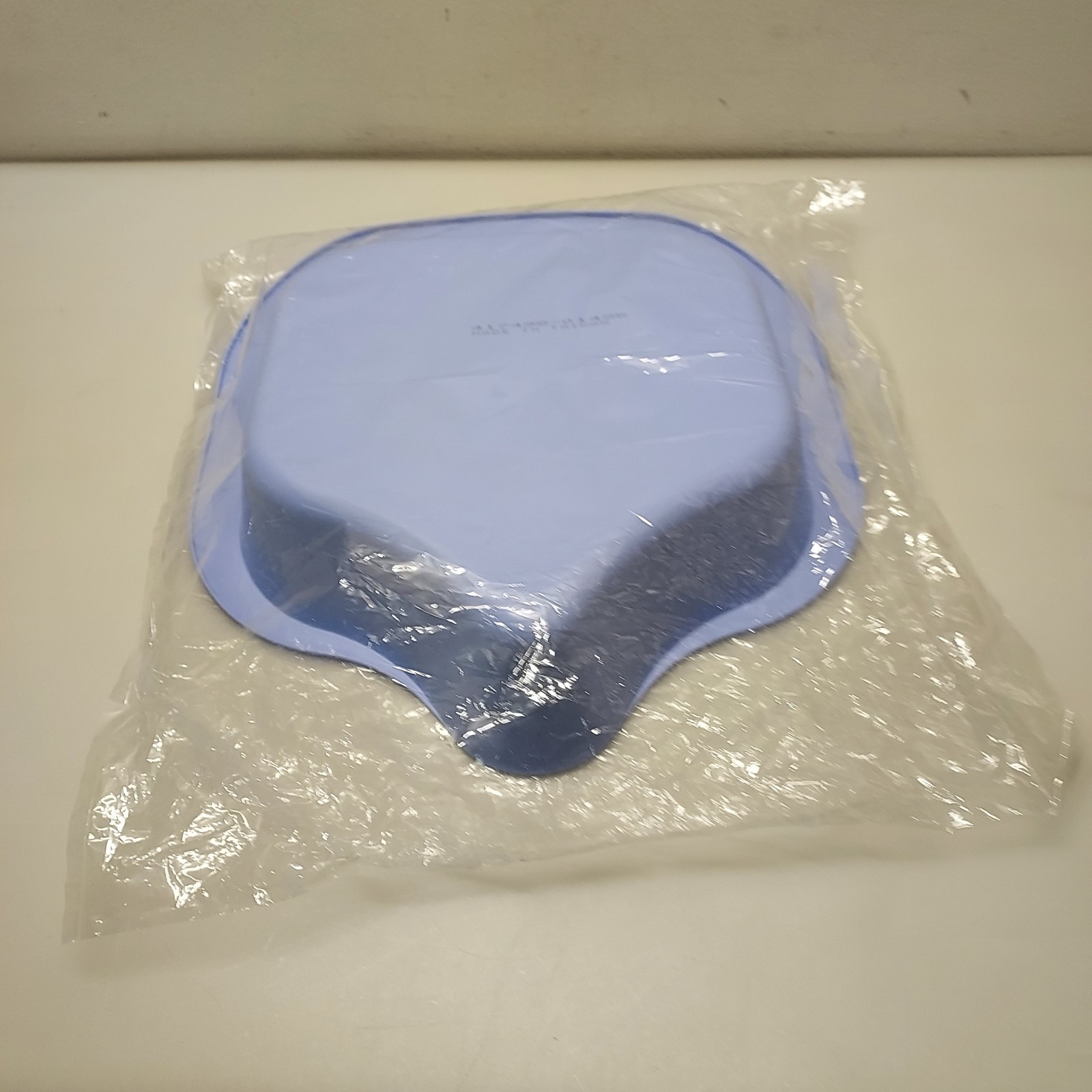 ALIMED COMFORTABLE LOW PROFILE BED PAN 14-1/4“x15“x3“ 325 LB, 2qt capacity NEW