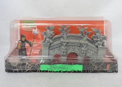 Lemax Spooky Town : TERROR BRIDGE - Halloween 2010 Village (NIB)