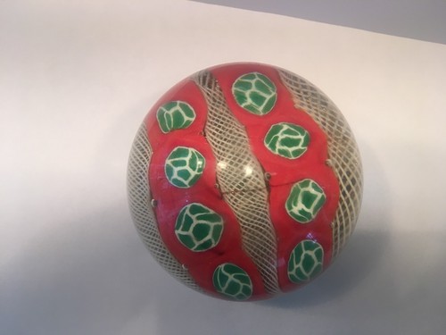 Vintage Italy MURANO Latticino LACE Ribbon Paperweight Green Soccer Ball in Red - Picture 11 of 11