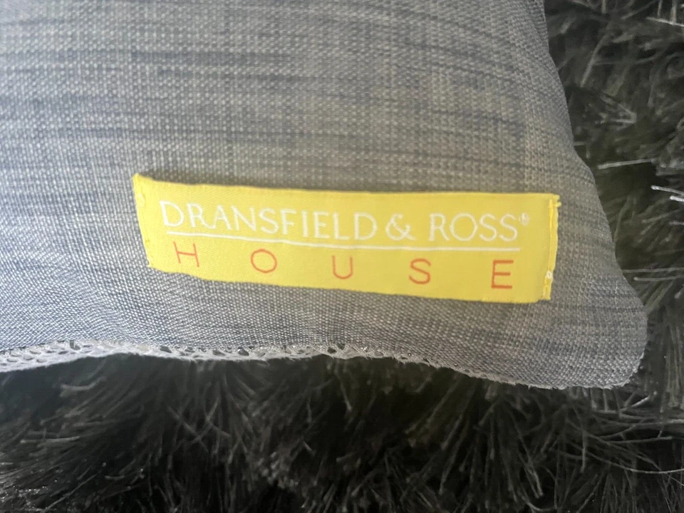 Almohada de madera decorativa con patrón de piel de serpiente Transfield & Ross House 12" x 18" Foto 4 de 4