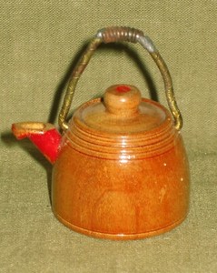 1940's HAND TURNED WOOD MINIATURE TEA KETTLE MARKED WITH LOCAL & DATE   (Y)
