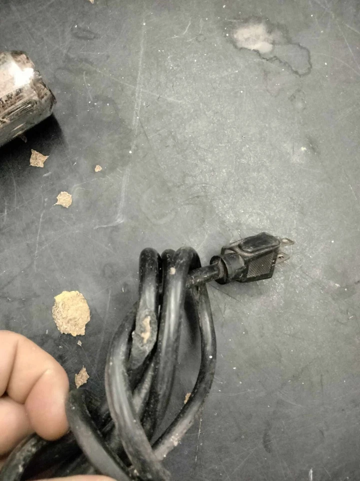 Pistola de calor Milwaukee modelo 1220. Funcionando. Foto 4 de 4