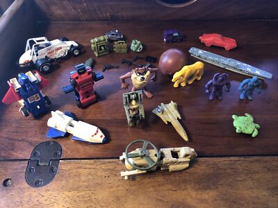 VTG TOY LOT - Tomy, Hot wheels, Tonka, m.u.s.c.l.e. Men, Mattel, Diener eraser