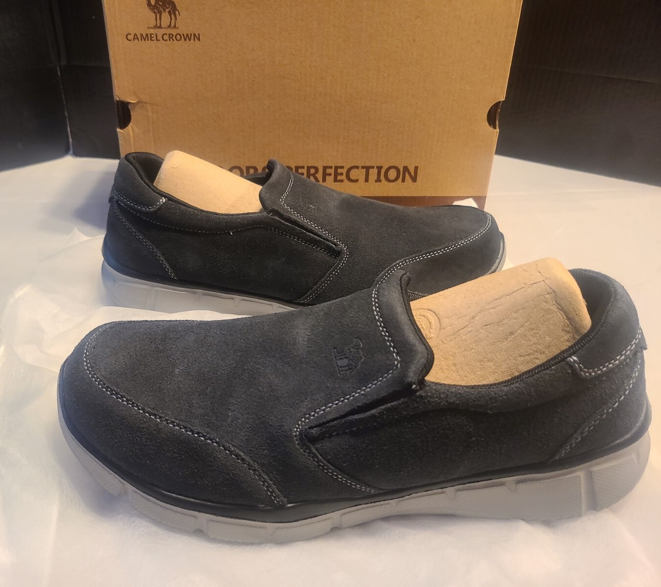 CAMEL CROWN Size 11.5 Mens Slip On Walking Shoes Comfort Sneakers