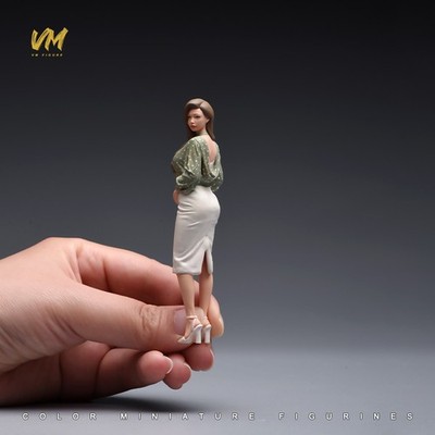 1/24 White hip hugging skirt mature lady Scene Prop Miniatures Figures Doll Toy