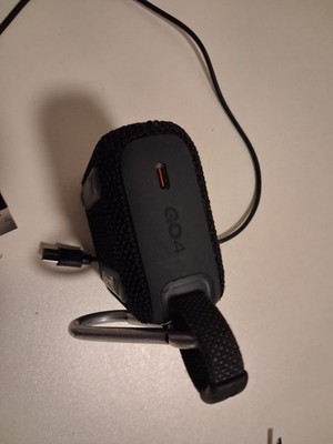 JBL Go 4 in Schwarz  Tragbare Bluetooth Lautsprecher Box 7 h Laufzeit