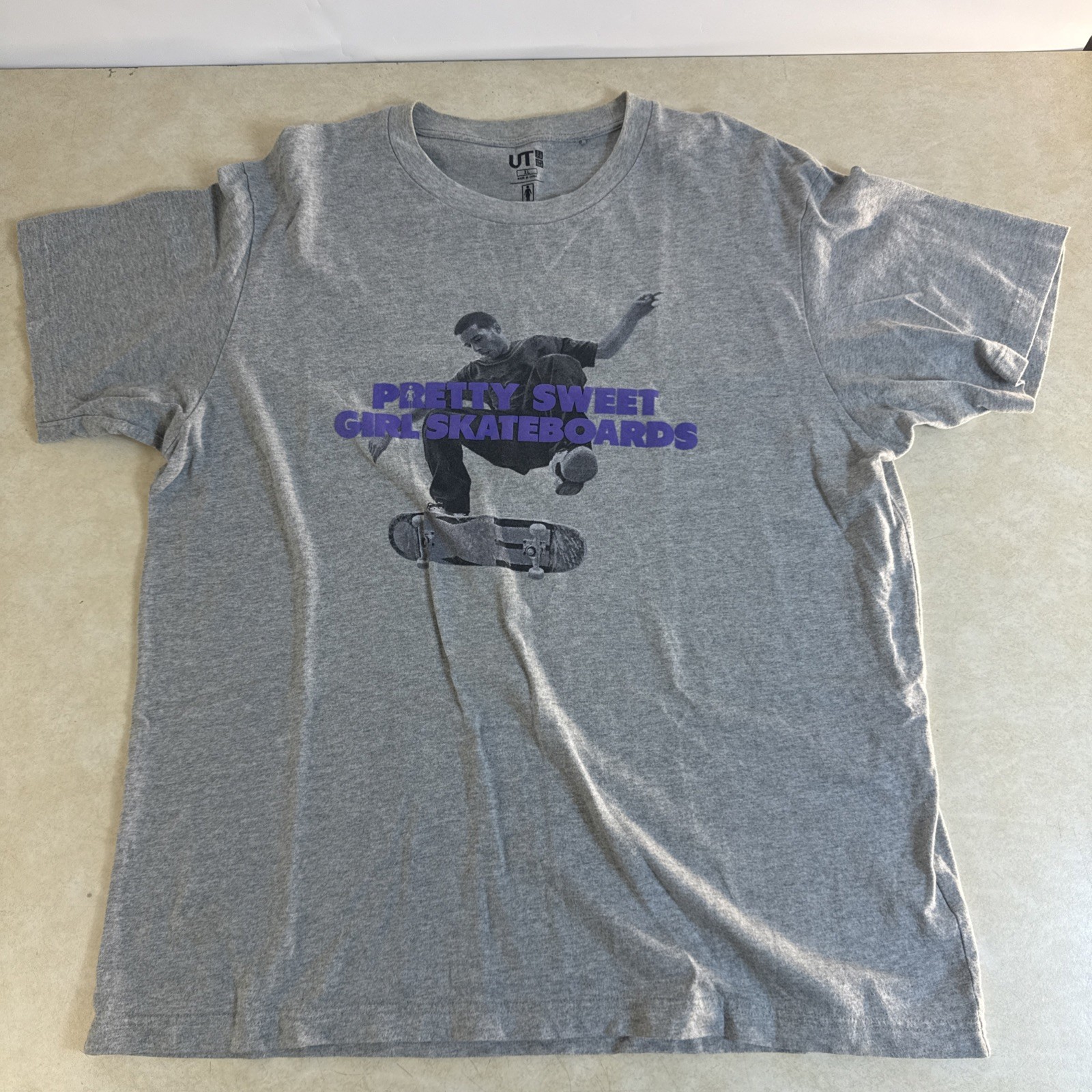 Uniqlo x Girl Skateboards “Pretty Sweet Girl Skateboards” T Shirt Size XL Grey