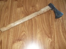 outil ancien hache en fer