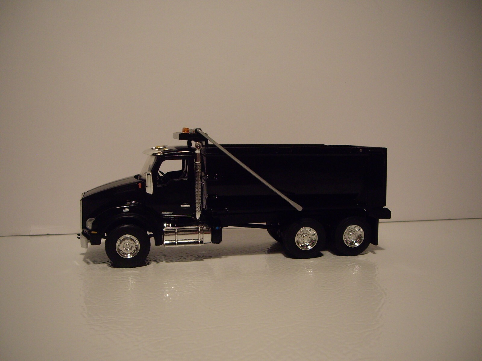 Picture 2 of 6