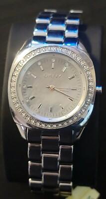 NWT DKNY Women display picture 1