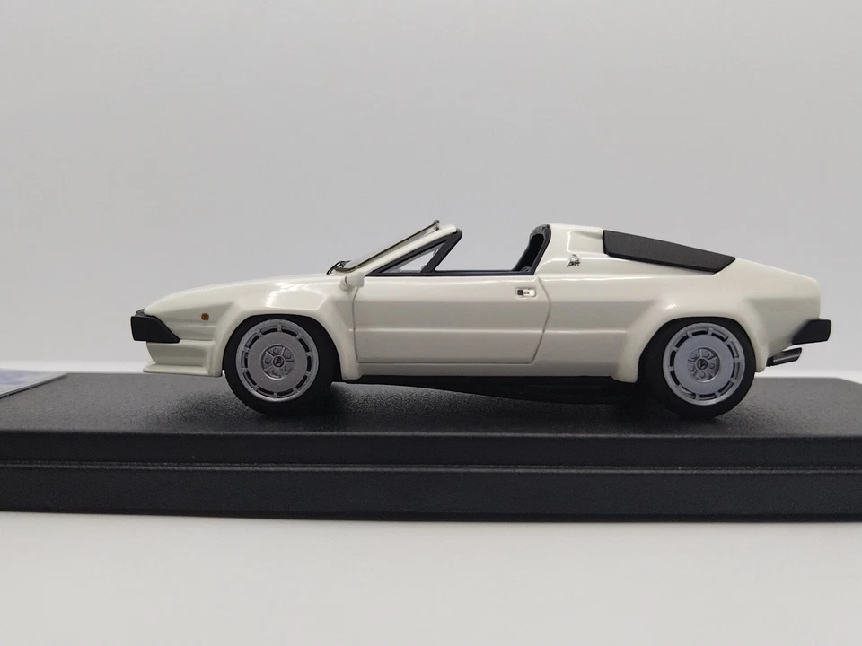 LOOKSMART 1/43 Lamborghini Jalpa 1981. Limited 10/49. Extremely Rare!  - Image 2 of 4