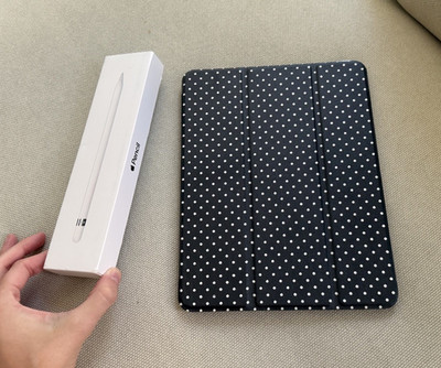 Apple iPad 6th Gen 128GB Silver 9.7in Wi Fi Tablet iPadOS MR7K2LL/A