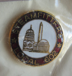 UA Local 602 Union Plumbers Pipefitters Steamfitters Washington DC Pin Badge