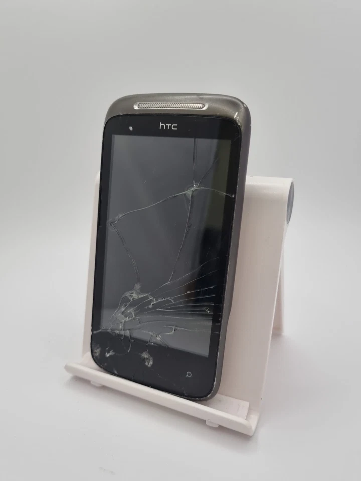 HTC 7 Mozart Black EE 8GB 3.7" 8MP Windows Smartphone Cracked Incomplete - Image 4 of 4