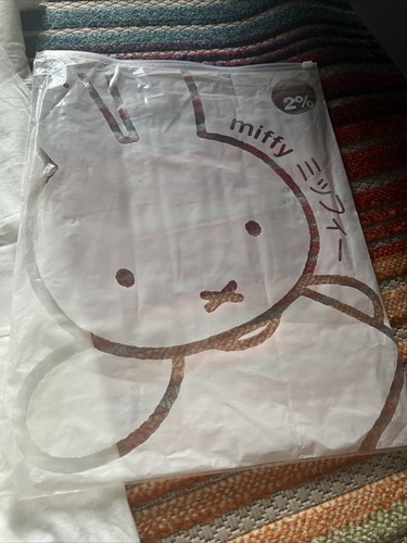 Miffy & 2% Tshirt BNWT SIZE M Rare - Picture 10 of 13