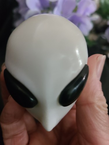 2" White Marble Obsidian Eyes Crystal Alien Head Skull - STAR BEING UFO -AREA 51 - Picture 8 of 15