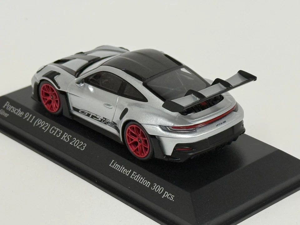 Paquete 1/43 Minichamps Porsche 911 GT3 RS Weissach 2023 plata 413 062114 BK143 Foto 2 de 4