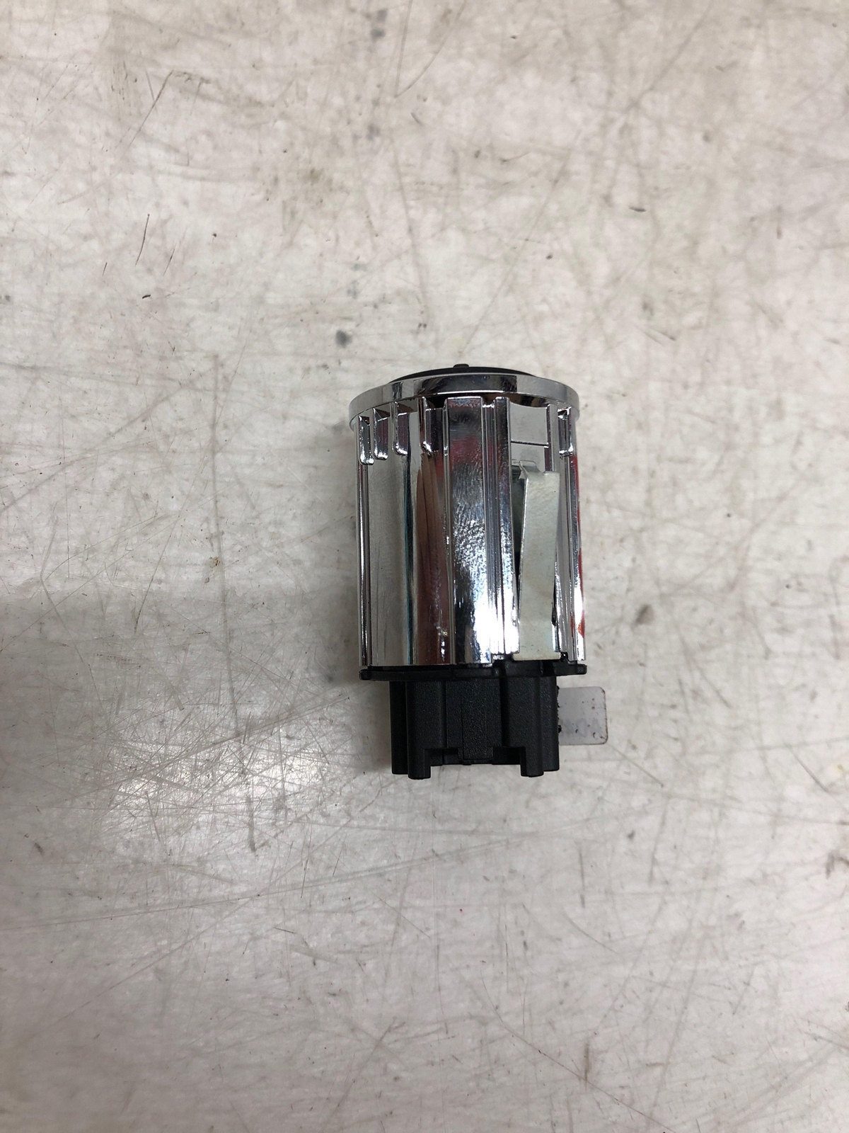 ASTON MARTIN RAPIDE BATTERY ON SWITCH BUTTON AD43-10B774-AA OEM