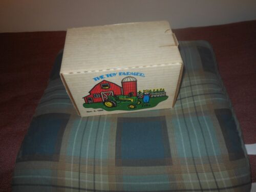John Deere 630 lp Toy Farmer tractor (1/16) - Picture 2 of 2