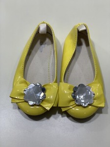 yellow flat dress shoes