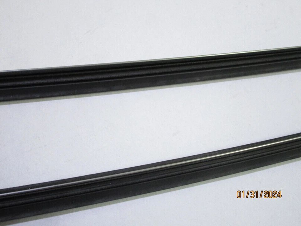 GENUINE GM OEM 22698025 Front Wiper Blade Refill Set 2000-2005 L Series - Image 4 of 4