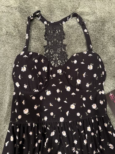 Women's No Boundaries Black Dress With White Flowers And Pockets Size XS - Picture 2 of 17