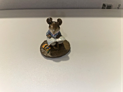 RETIRED Wee Forest Folk (M-208) ''Struggling Artist'' Figure (No Box)