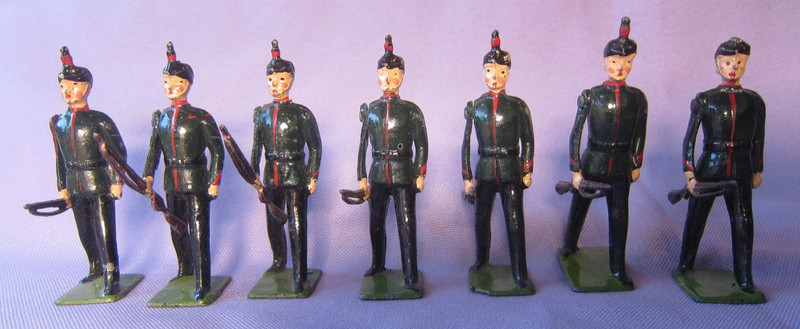 Britains Lead Toy Soldiers King's Royal Rifle Corps At The Trail #2072