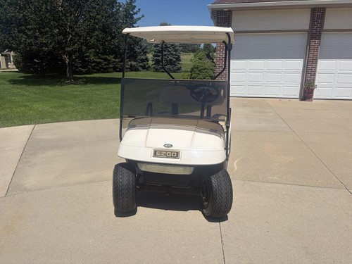 EZGO TXT Electric Golf Cart Model 2001 .New Batteries Installed 9/15/2025.