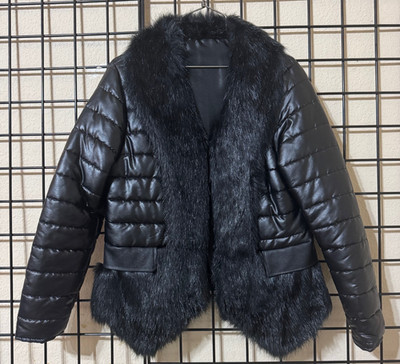 NWOT New black puffer jacket w/faux fur trim Super CUTE Size Large (runs small)