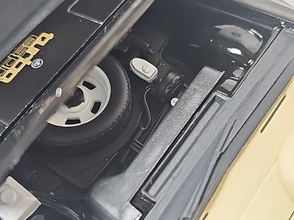 Autoart 1:18 Lotus Espirit Turbo J плеер  - Изображение 2 из 4