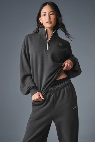 ALO Yoga Accolade 1/4 Zip Pullover in Anthracite - Picture 2 of 5