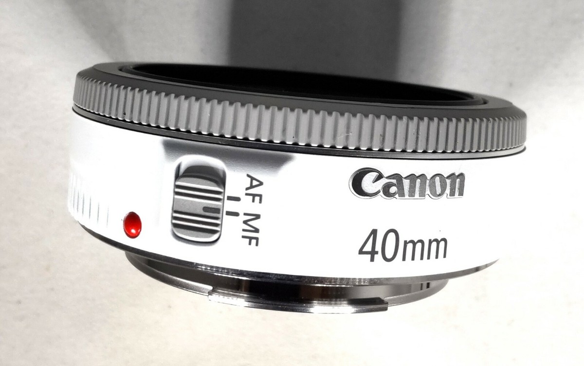 Near Mint】Canon EF 40mm f2.8 STM White Lens form japan Near Mint】Canon EF 40mm f2.8 STM White Lens form japan