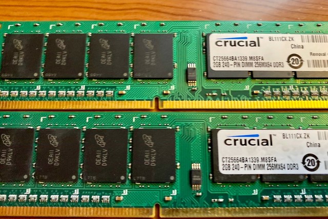 Crucial CT25664BA1339 M8SFA 2gig 240 pin Dimm256Mx64 Ddr3 4gig Total 